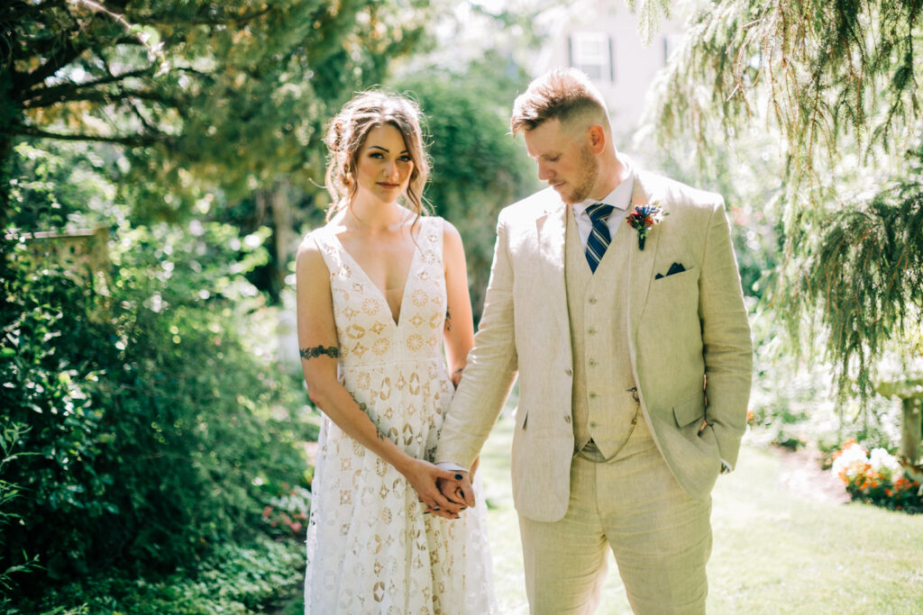 Miranda and Spencer's intimate Utah backyard wedding. Captured by Poppy & Hive Photography.