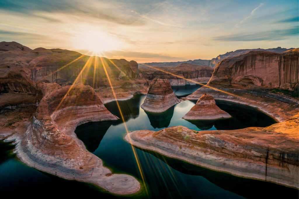 Turquoise waters and towering red rock cliffs make Lake Powell a stunning destination for a water-centric Utah elopement.